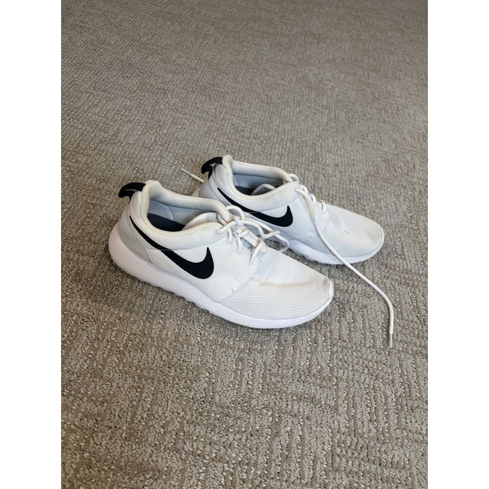 White Nike Tennis Shoes